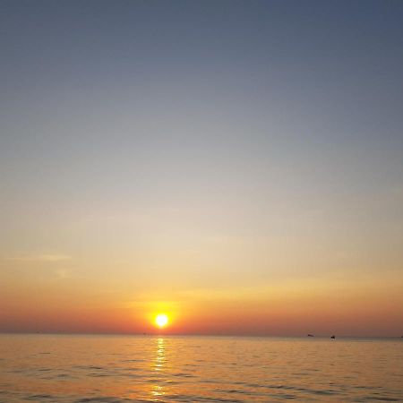Lien Hiep Thanh Homestay & Beach Bar Дуонг-Донг Экстерьер фото