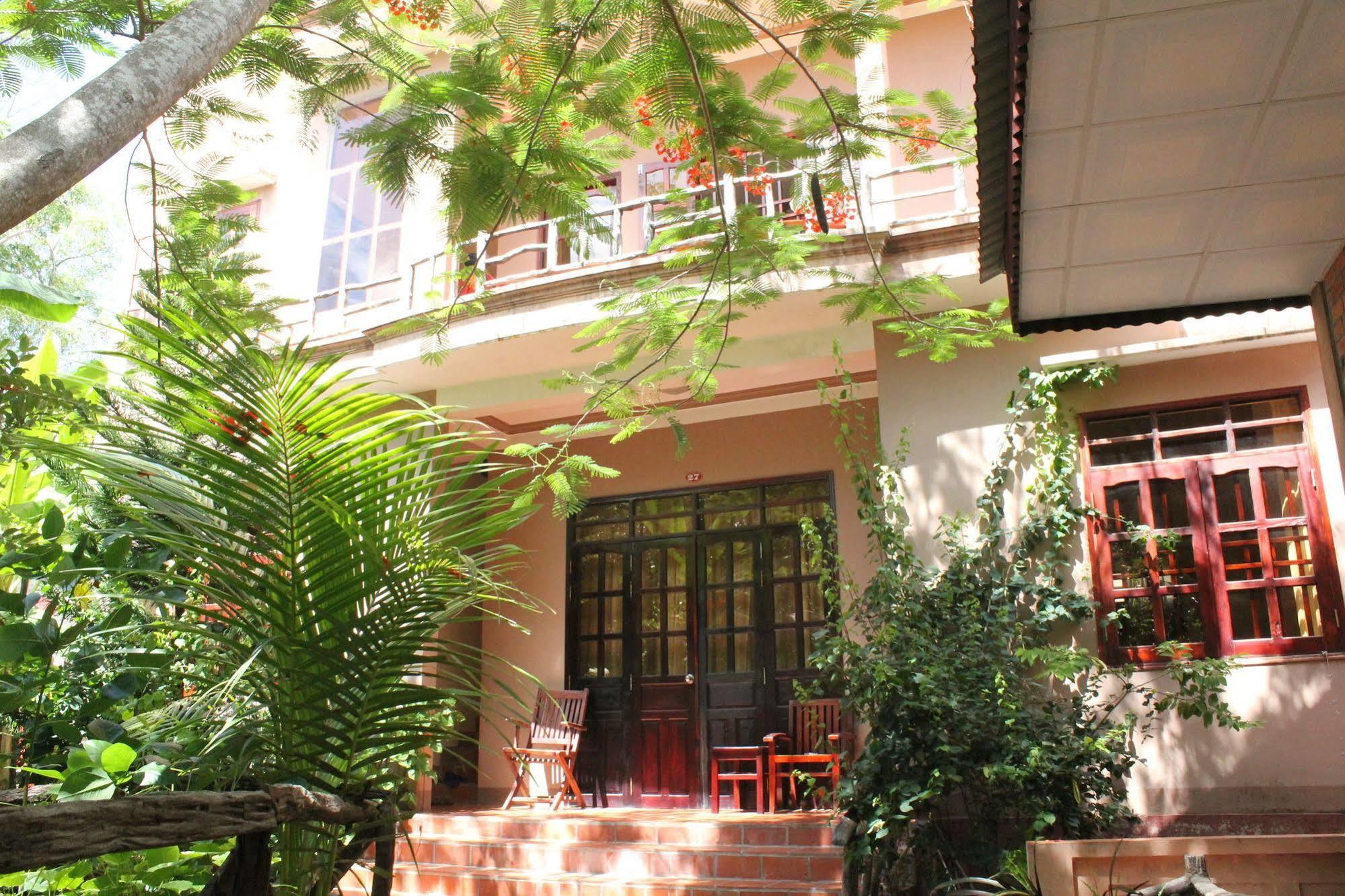 Lien Hiep Thanh Homestay & Beach Bar Дуонг-Донг Экстерьер фото