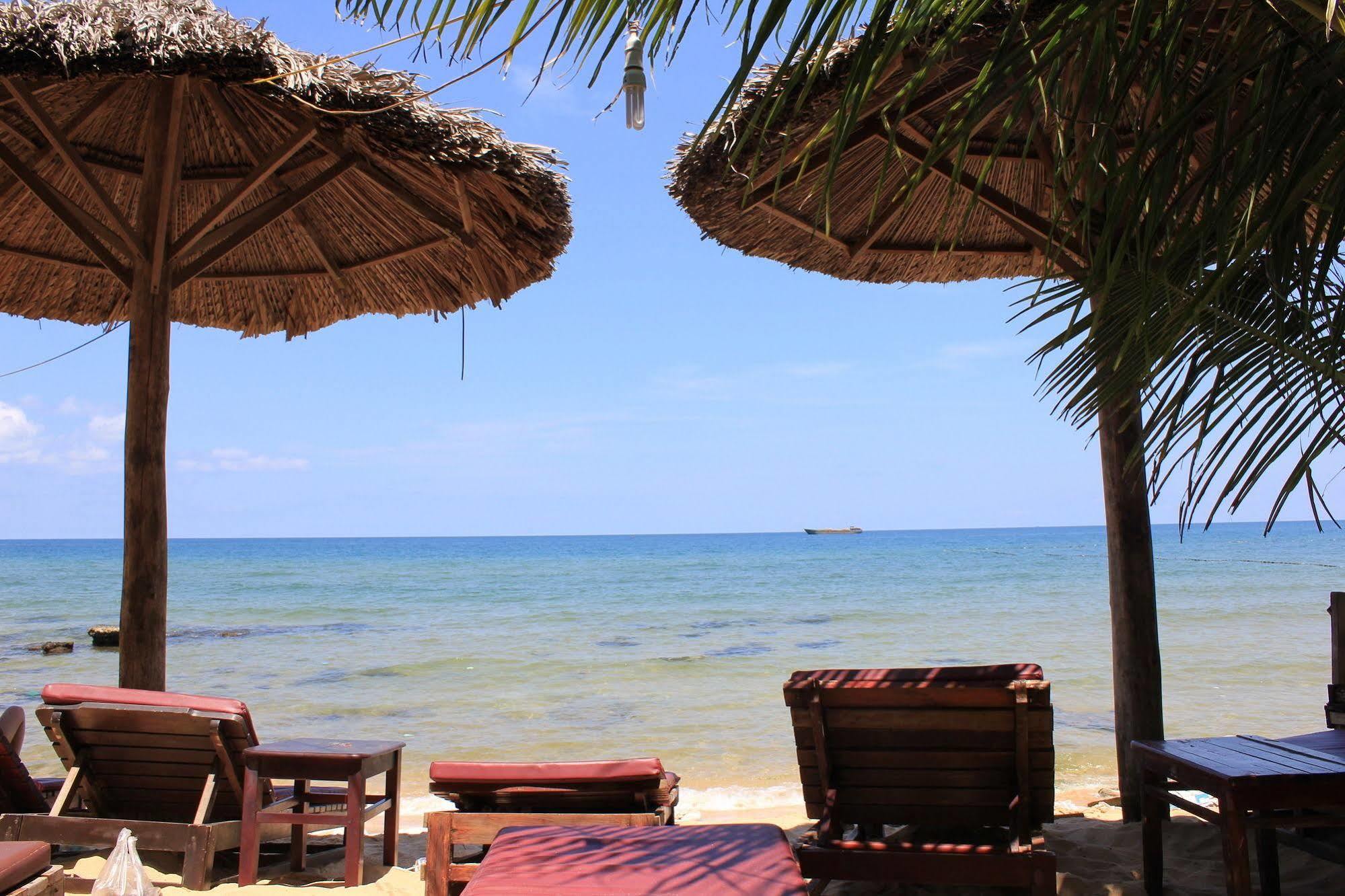 Lien Hiep Thanh Homestay & Beach Bar Дуонг-Донг Экстерьер фото