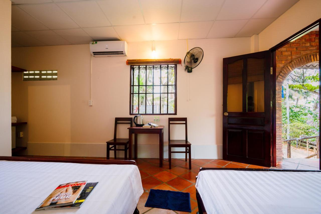 Lien Hiep Thanh Homestay & Beach Bar Дуонг-Донг Экстерьер фото
