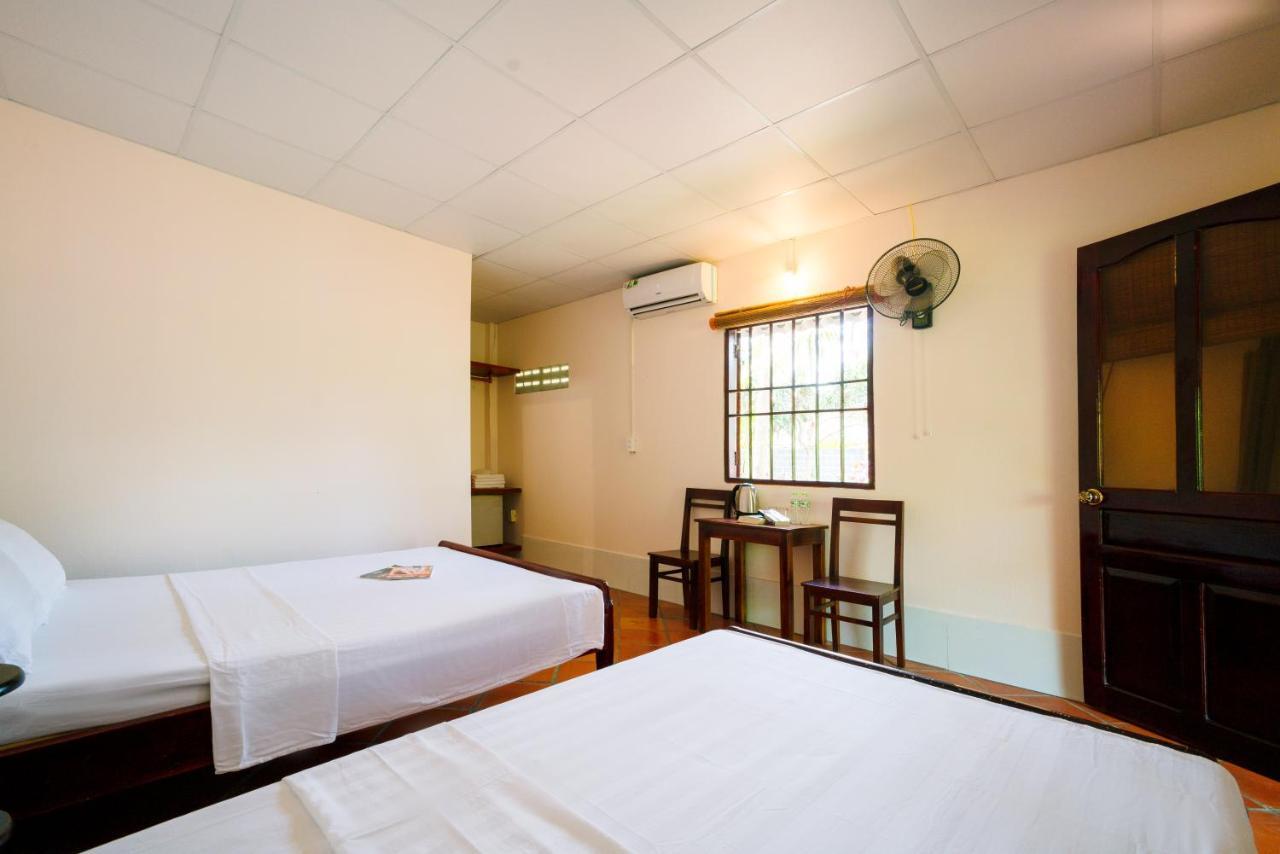 Lien Hiep Thanh Homestay & Beach Bar Дуонг-Донг Экстерьер фото