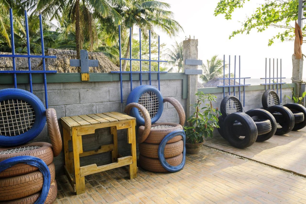Lien Hiep Thanh Homestay & Beach Bar Дуонг-Донг Экстерьер фото